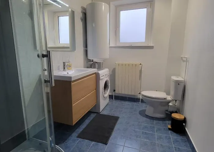 Rez-de-jardin En Lisiere De Foret *